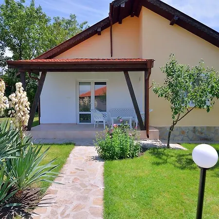 Holiday home Bulgariavilla - Sunny Hills Bryastovets